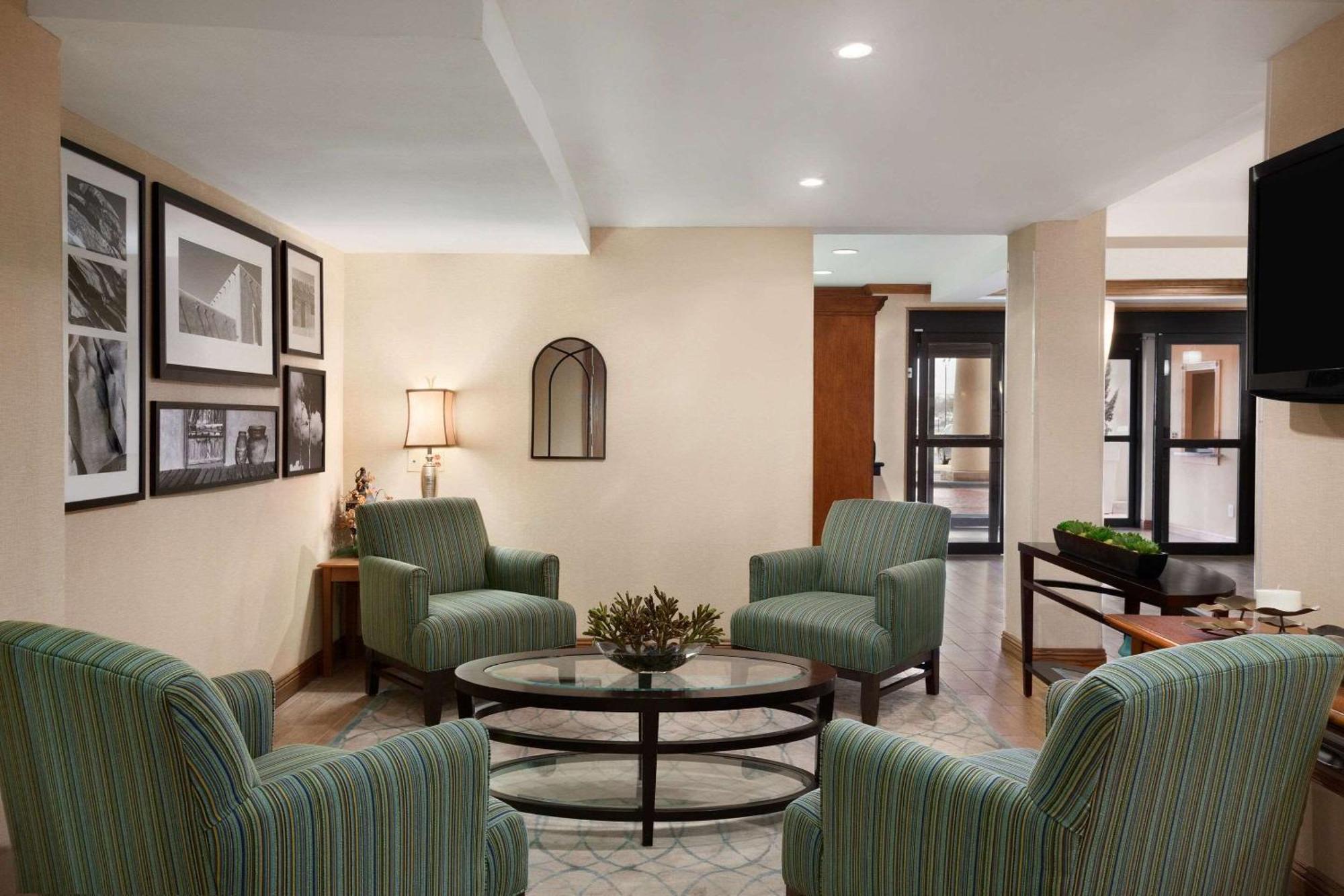 Country Inn & Suites By Radisson, Lubbock, Tx Buitenkant foto