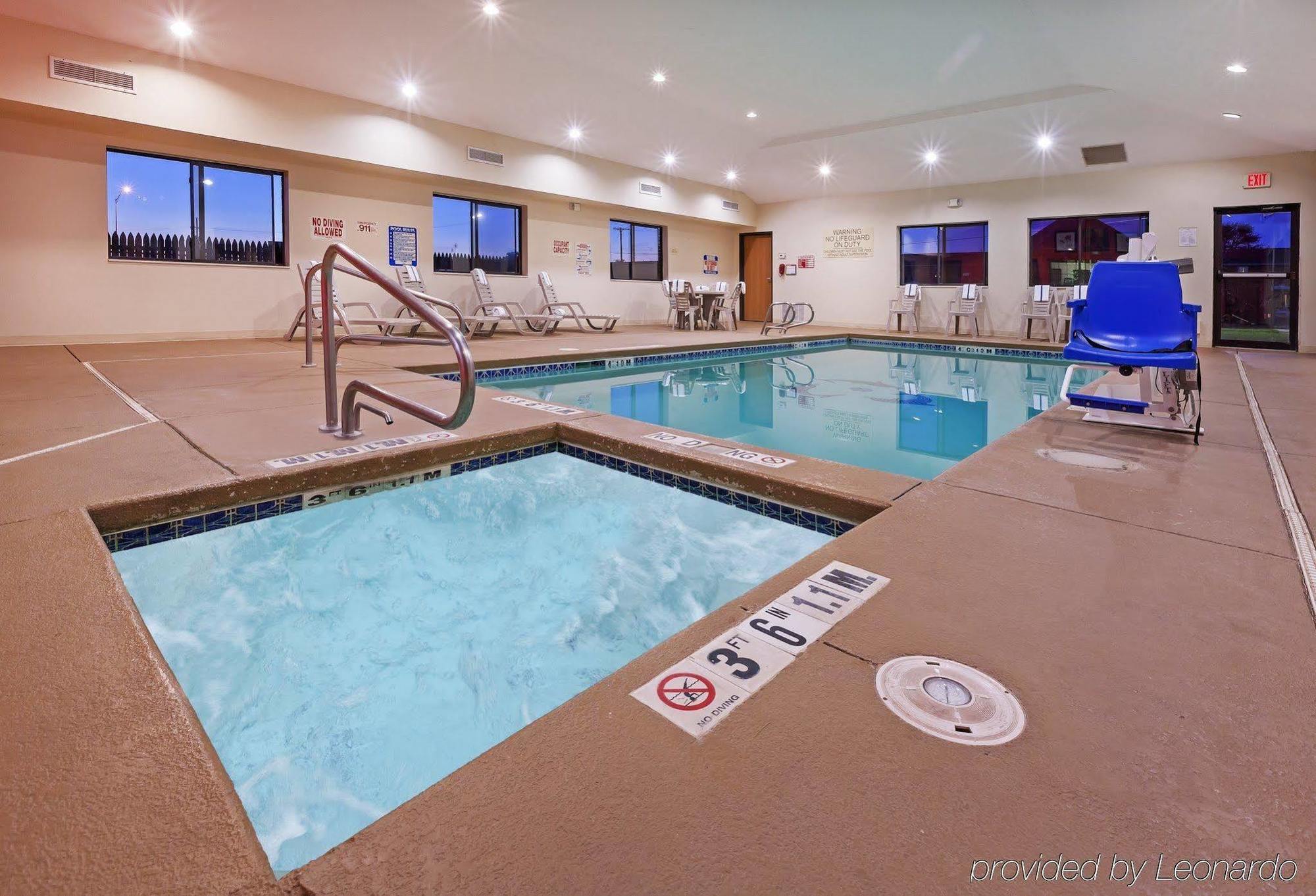 Country Inn & Suites By Radisson, Lubbock, Tx Buitenkant foto